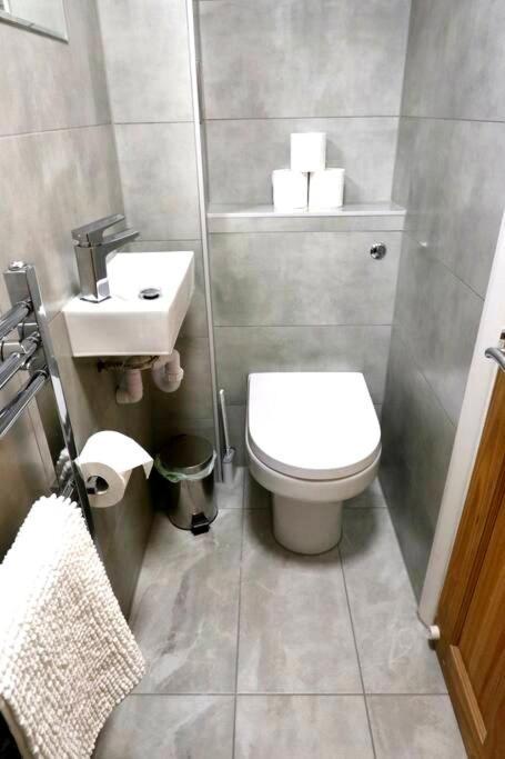 3 Bedroom Prime Angel Location Лондон Экстерьер фото